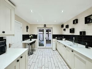 Photo 17- click for photo gallery